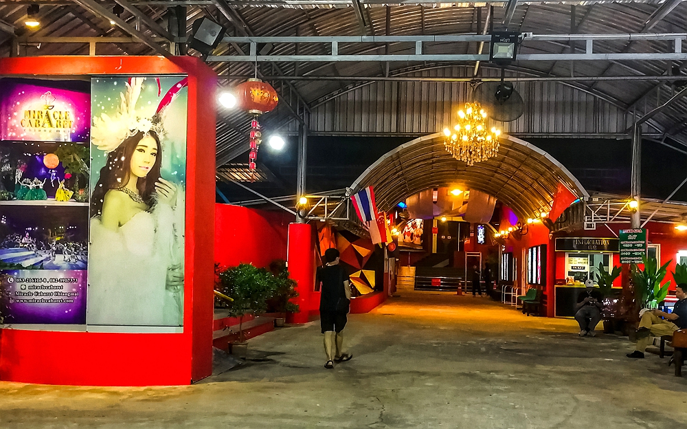 到了泰国那就必须得看人妖了，感受一下泰国的人妖文化