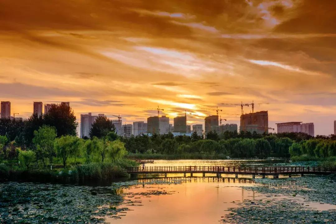 潍坊月亮湾风景区,潍坊月亮湾沙滩