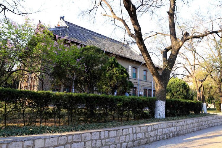 百年山东看青岛千年齐鲁逛青州,山东大学趵突泉景区