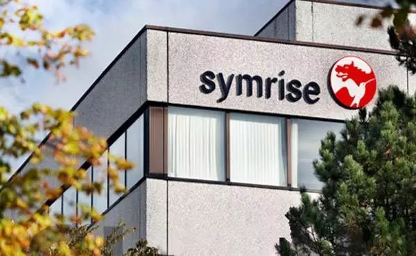 三草两木新品粉底液,三草两木调理养肤裸妆粉底液