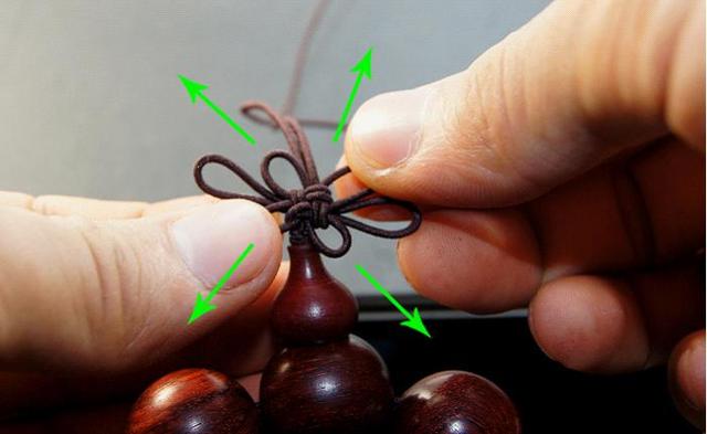 如何给文玩手串换绳,文玩换绳打结方法图解