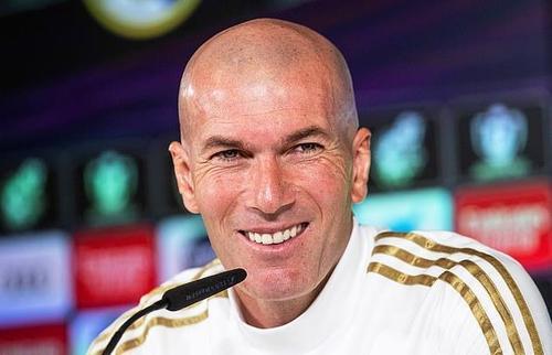 历届世界足球金球奖,世界足球职业最高荣誉奖杯是什么