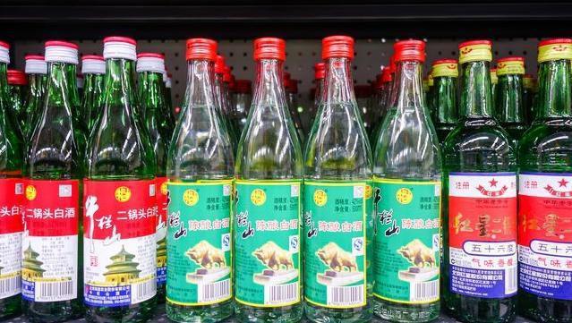 牛栏山后又一黑马，驴踢马酝酿3年，光瓶酒复兴暗藏千亿风口