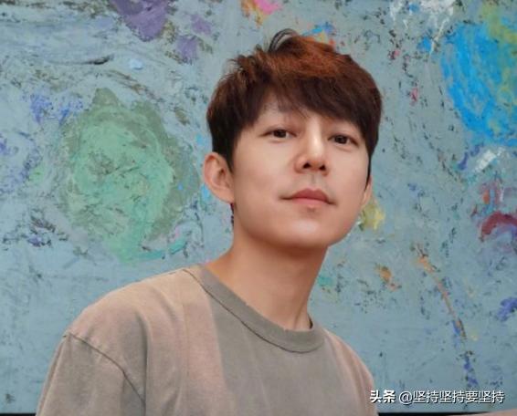 何炅关于谈恋爱的一句忠告,45岁何炅高情商的秘密