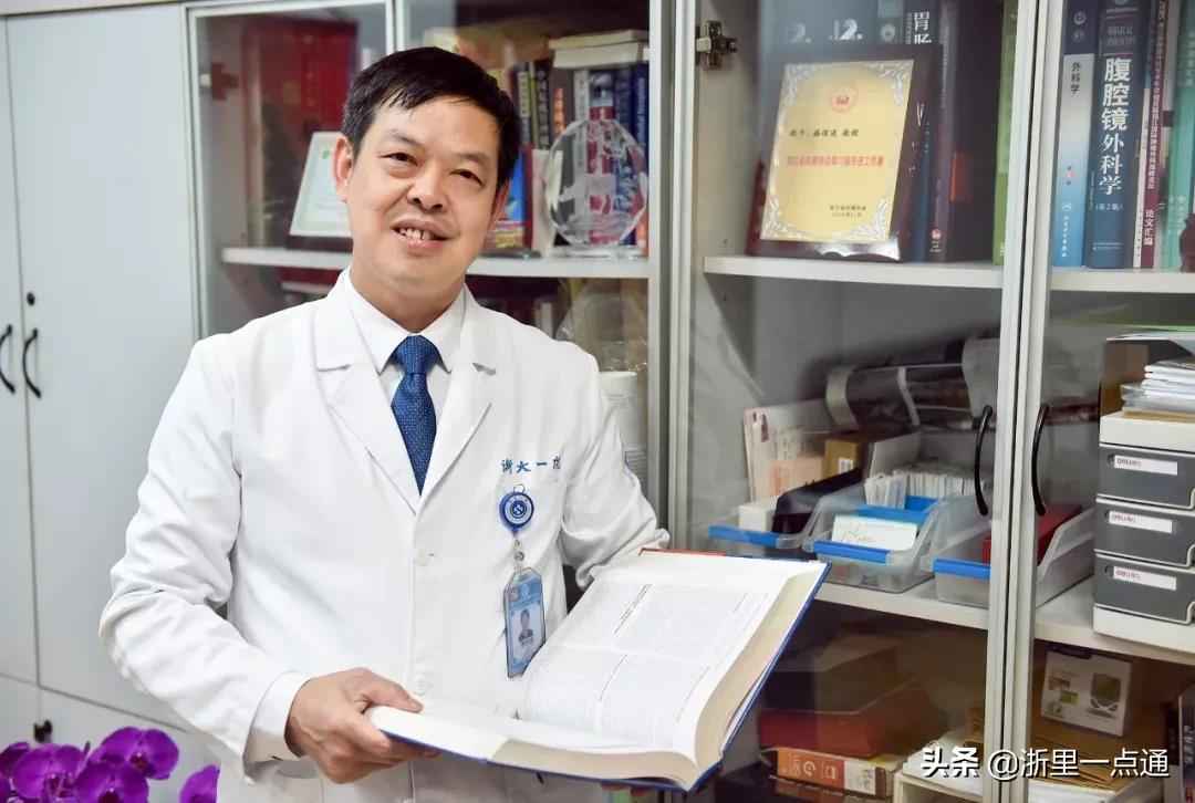 胃口变差，医生从肚子里取出一个“足球”！疫情之下这些事拖不得