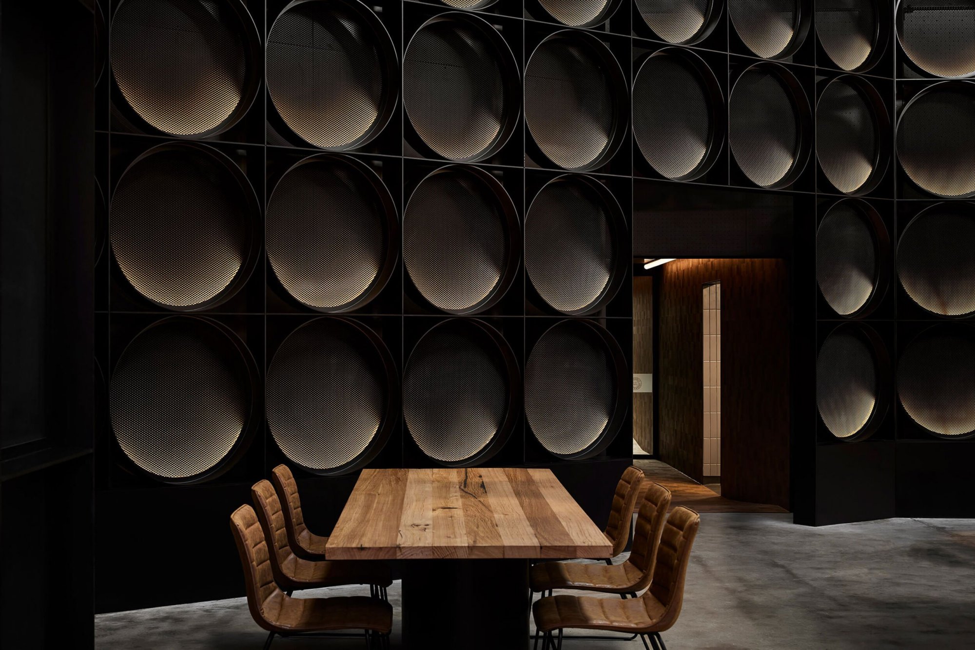 冷酷俊朗的工业风啤酒厂