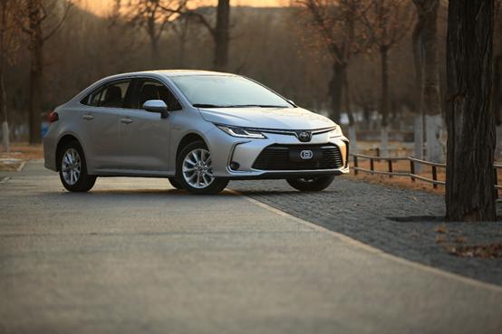 丰田卡罗拉双擎旗舰版试驾,真香定律广汽丰田tnga驾趣体验营