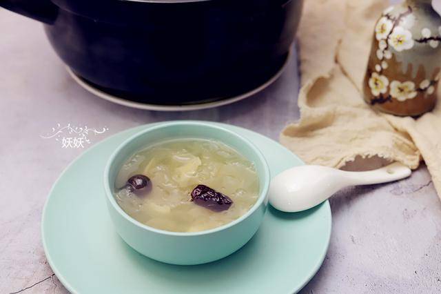 怎样煮银耳汤好喝又不粘稠,如何炖银耳汤才能软糯