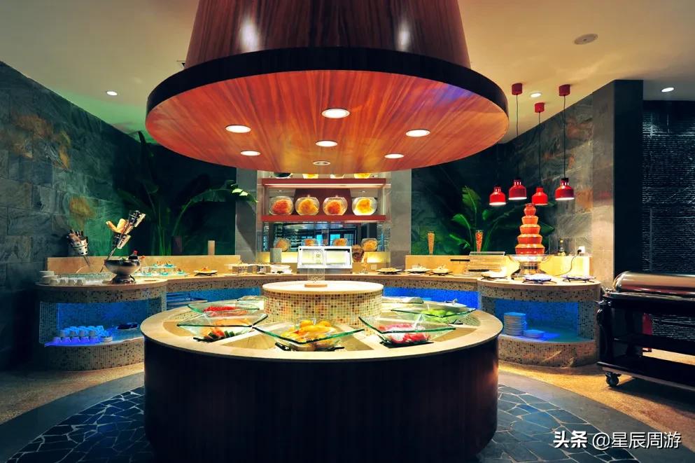 佛山三水又一加州风情温泉酒店，阳台直通泳池，网友：玩到不想走