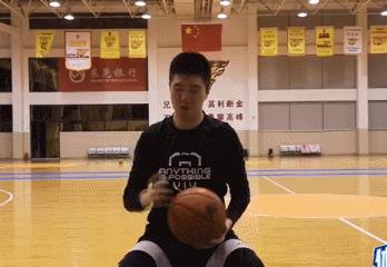 郭艾伦最全进攻技巧,高速控球怎么练习