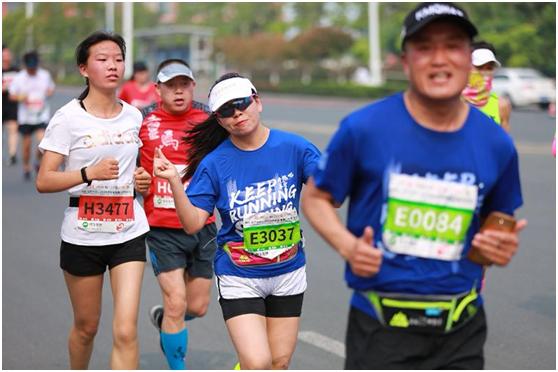 “奔跑吧，苏宁”金湖站鸣枪！苏宁蓝狮跑团再度点亮赛道