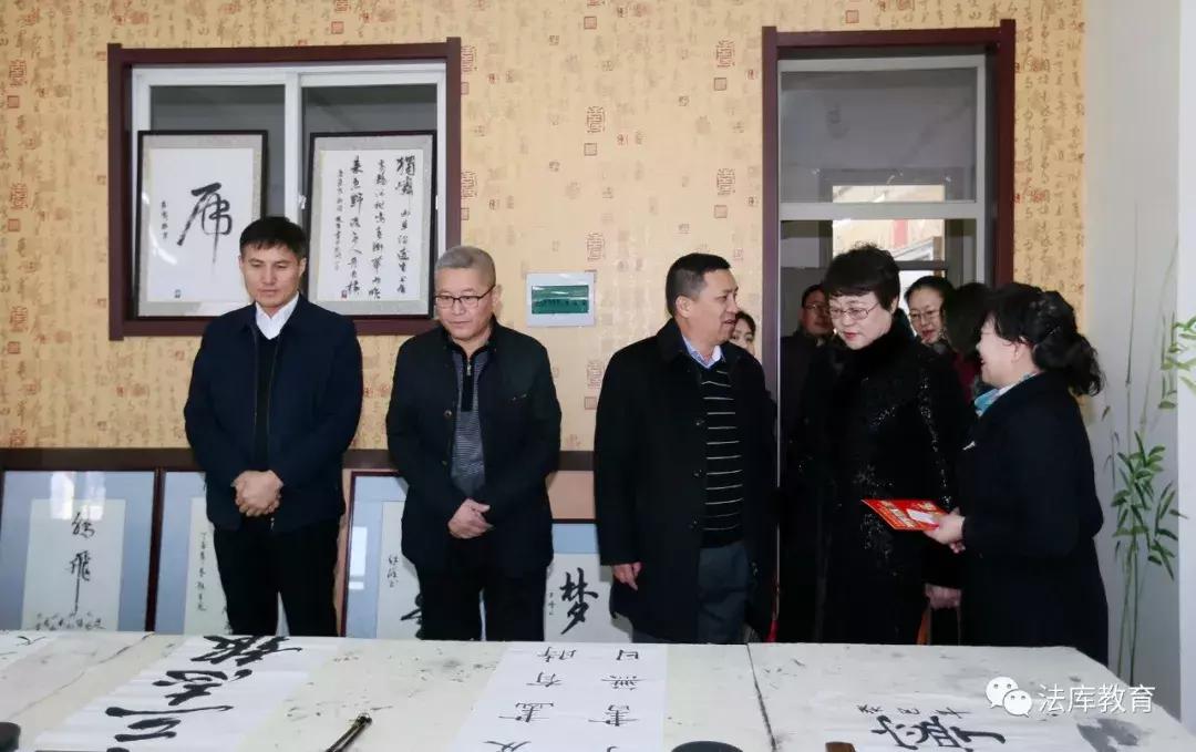 央视少儿频道联合百杰女企业家理事会赴法库开展捐资助学活动