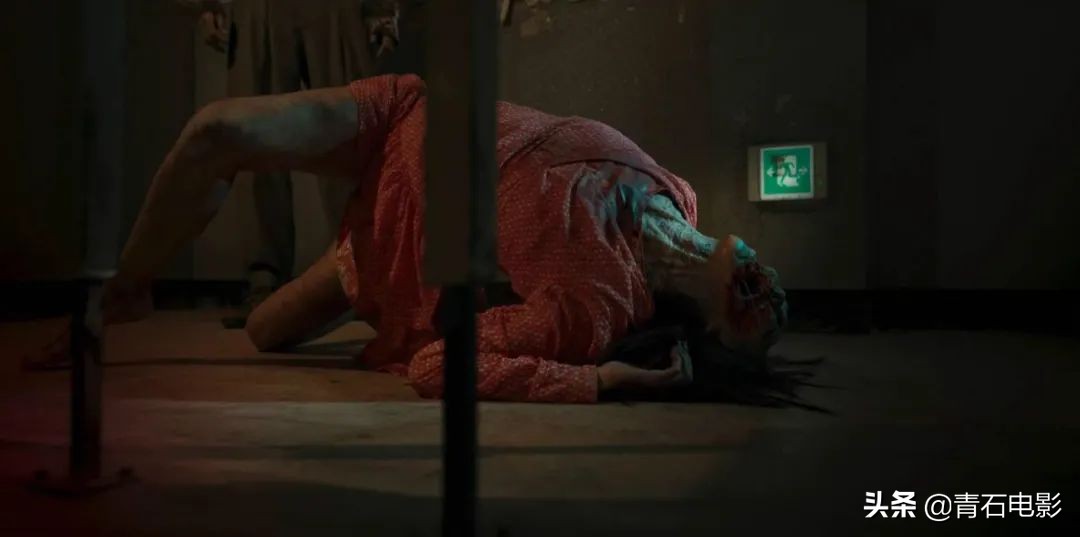 连续4天上榜，比《王国》尺度还大，不愧是一集30亿韩元的韩剧