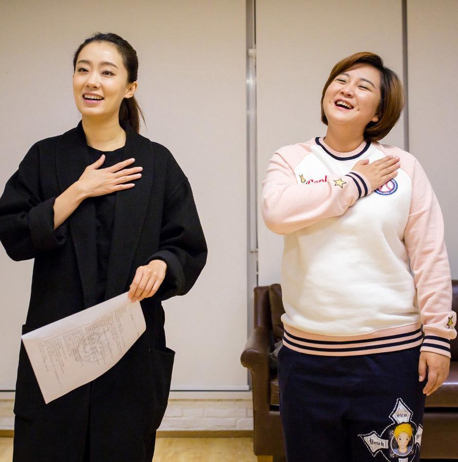 张小斐现在还跟着贾玲么,贾玲和张小斐合起来的样子