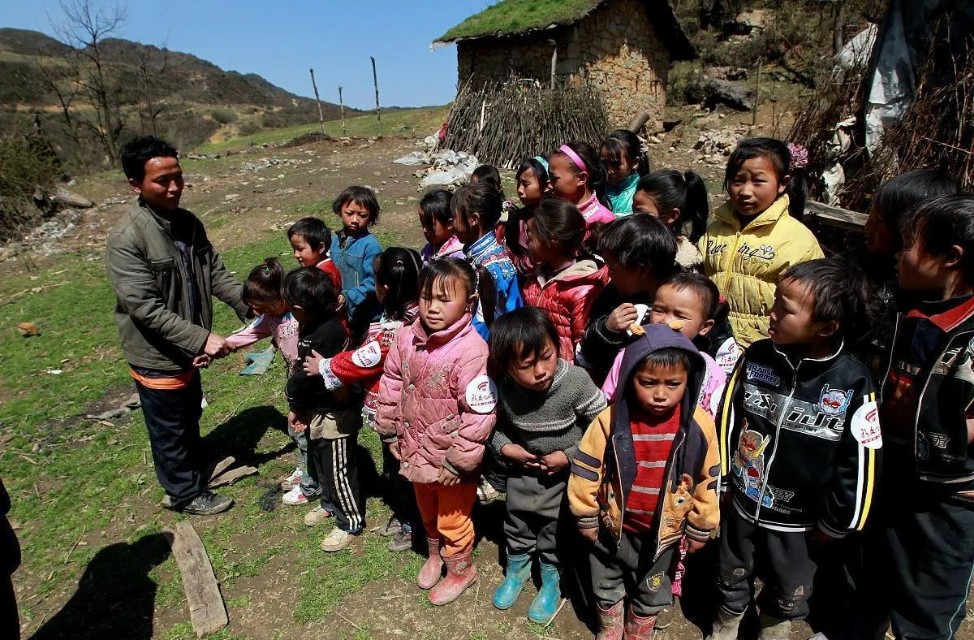 公立学校辞退有编制教师如何赔偿,县管校聘教师解聘了有什么政策