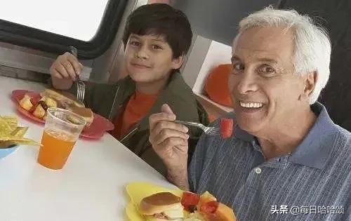 撩翻500w意大利人的性感体育女主播！1张照片，圈粉百万！