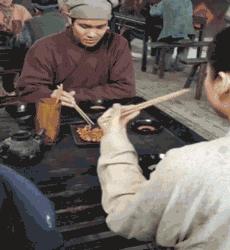 狗子搞笑gif,足球搞笑gif动图