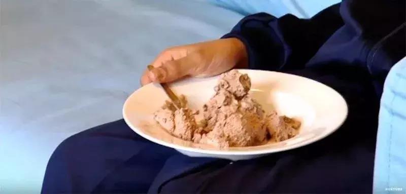 没有大人管的小孩子,没有大人管的孩子