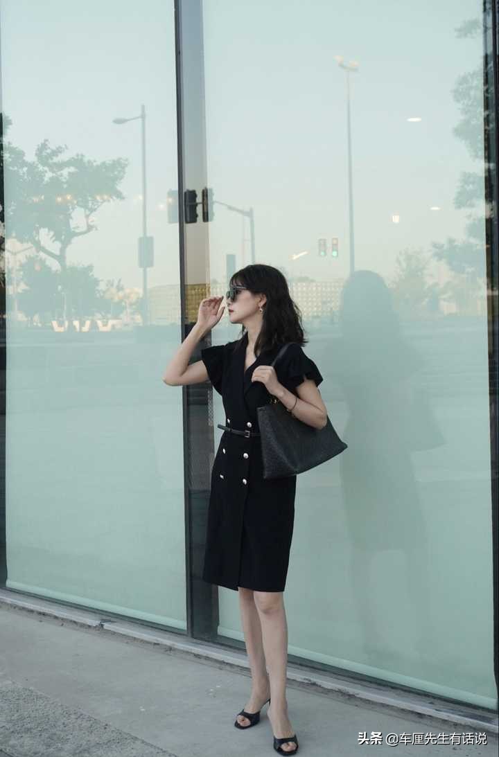 喜欢穿裙子的女人温柔吗,有品位女人喜欢穿连衣裙