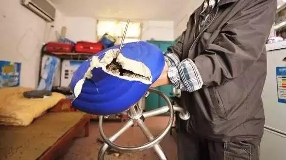 轻轻一坐，屁股炸得血肉模糊！年年有人被椅子炸飞，赶紧自查