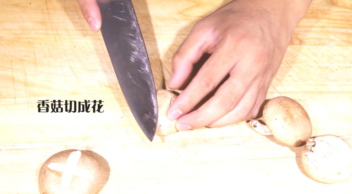 泡发海参香菇才好吃,海参的家常做法煲汤可以放香菇吗