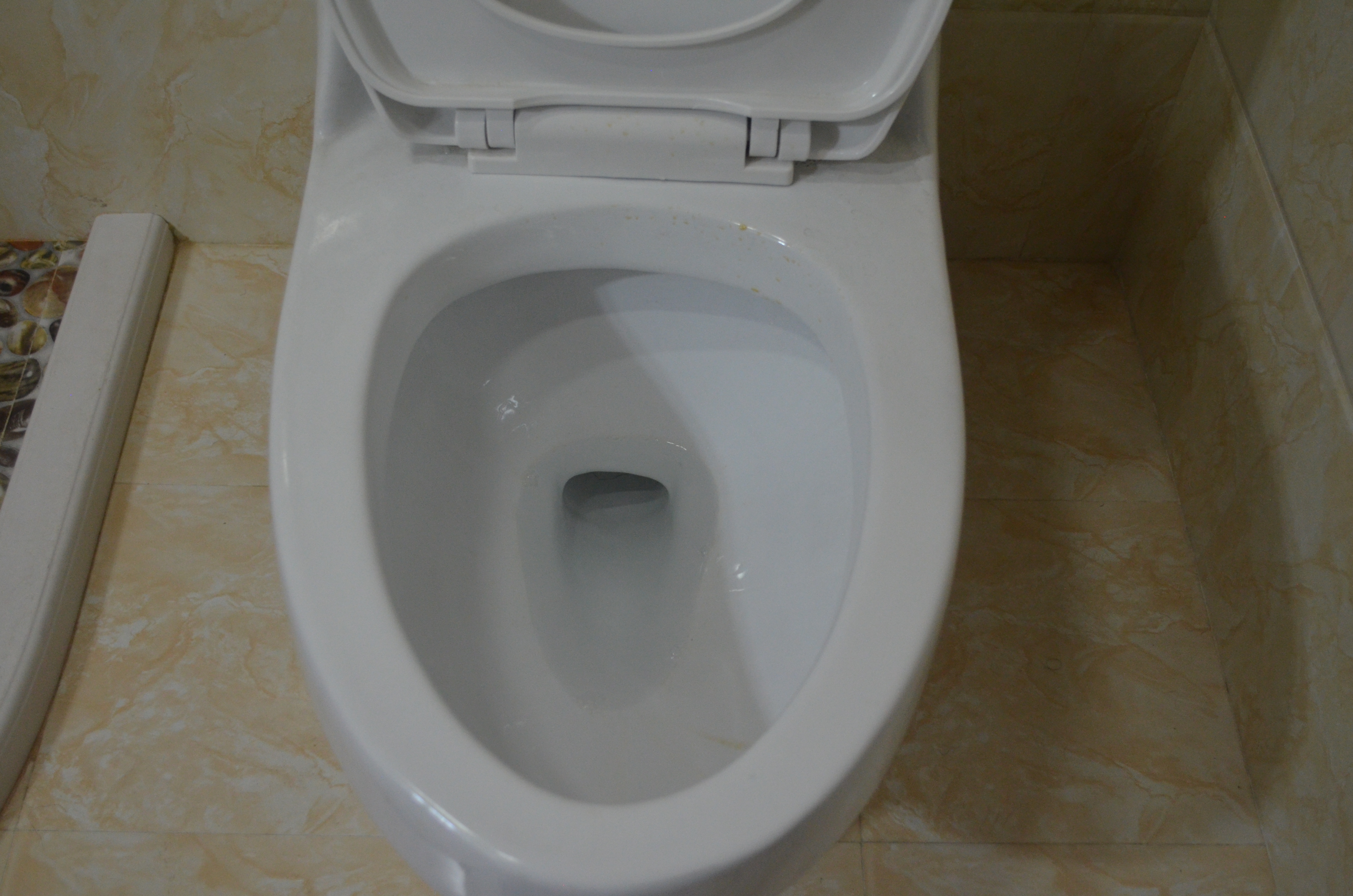 破旧袜子千万别扔变废为宝,旧袜子可以丢吗