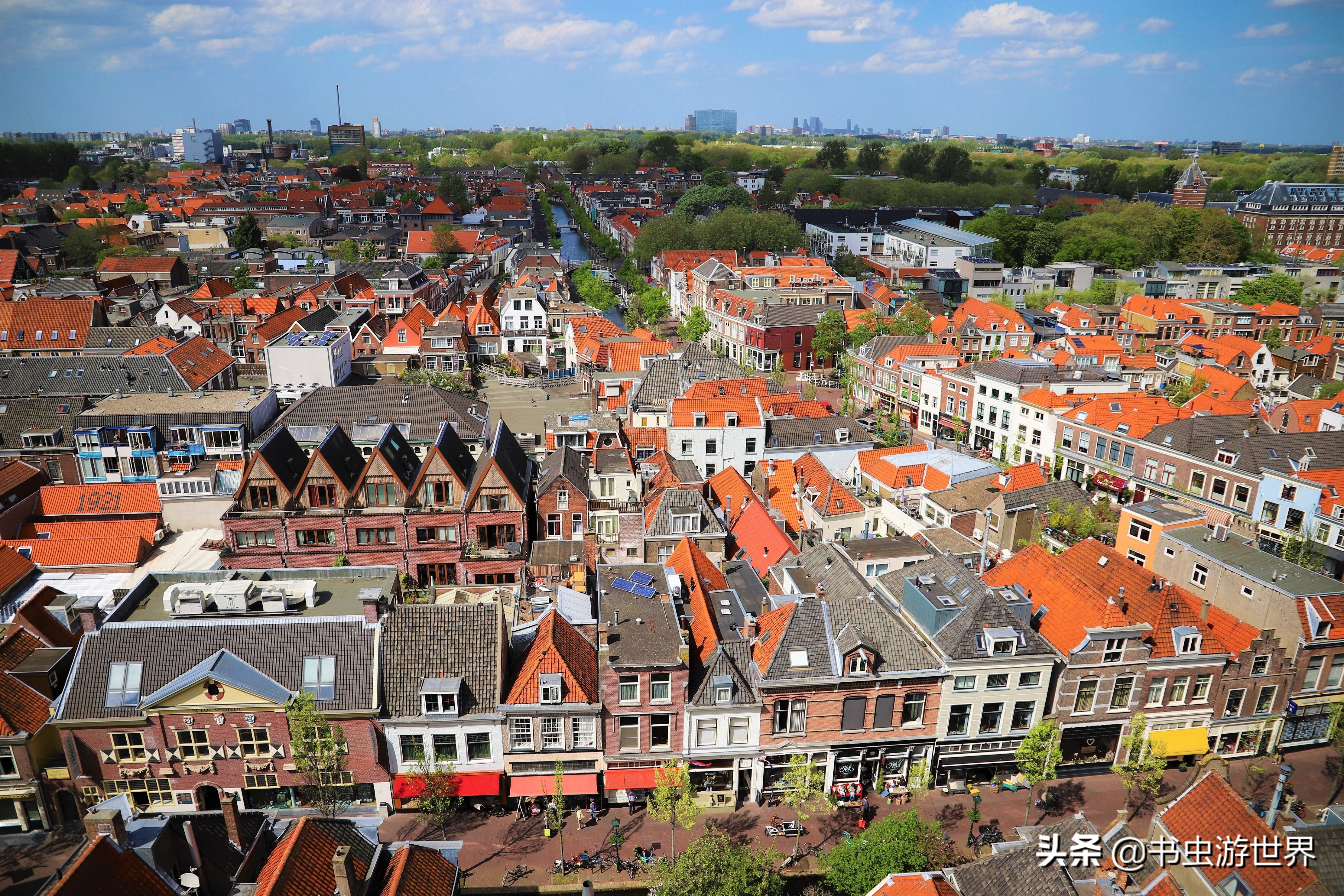 登上108米钟楼俯瞰13世纪古城，荷兰国父为何选择在这里安葬