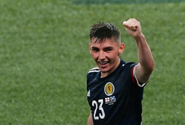 莫德里奇战胜苏格兰,苏格兰吉尔摩