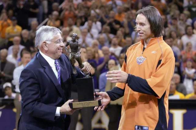 纳什历史地位如何?首位非美籍MVP,唯一非美籍助攻王,只缺冠军