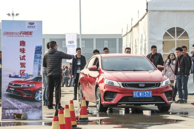 缤瑞冠军版和英朗速度pk,吉利缤瑞与朗逸怎么选