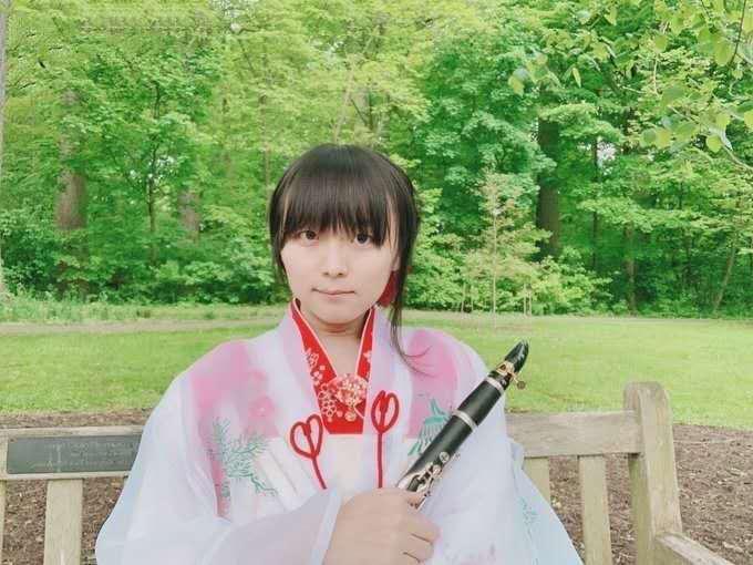 同样男扮女装，李玉刚就是艺术，季子越就是变态？