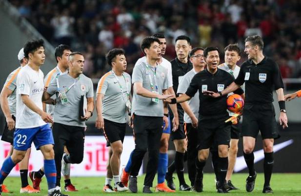 里皮卸任视频,里皮离任足球主教练