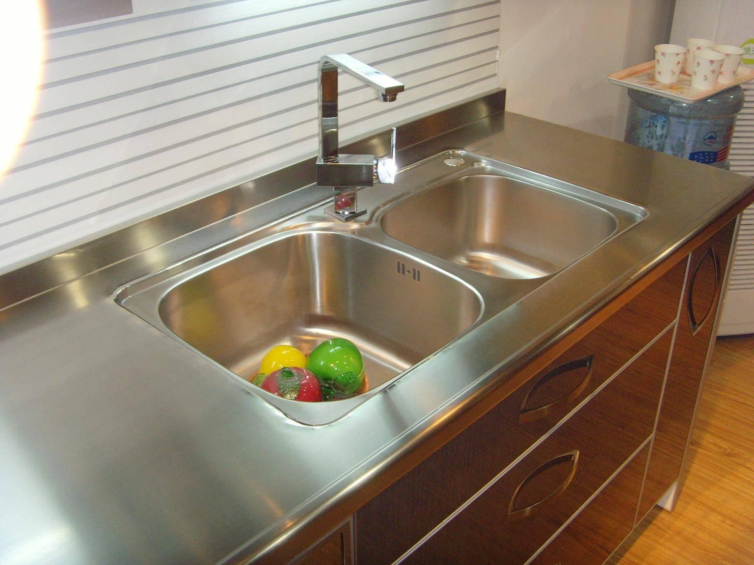 厨房不锈钢台面优缺点有谁知道,不锈钢厨房台面要做到哪些