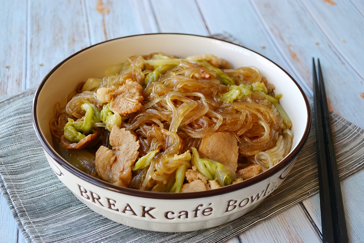 这个季节常吃的东北家常菜,东北菜简单方便有营养