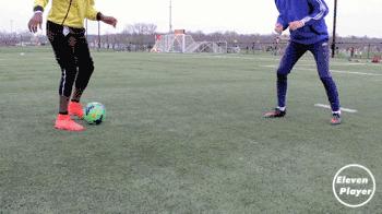 哪些小孩子就能学的足球过人技巧,足球实用的技巧过人