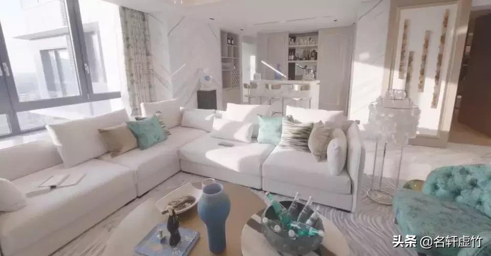 住进豪宅,住进1亿豪宅里