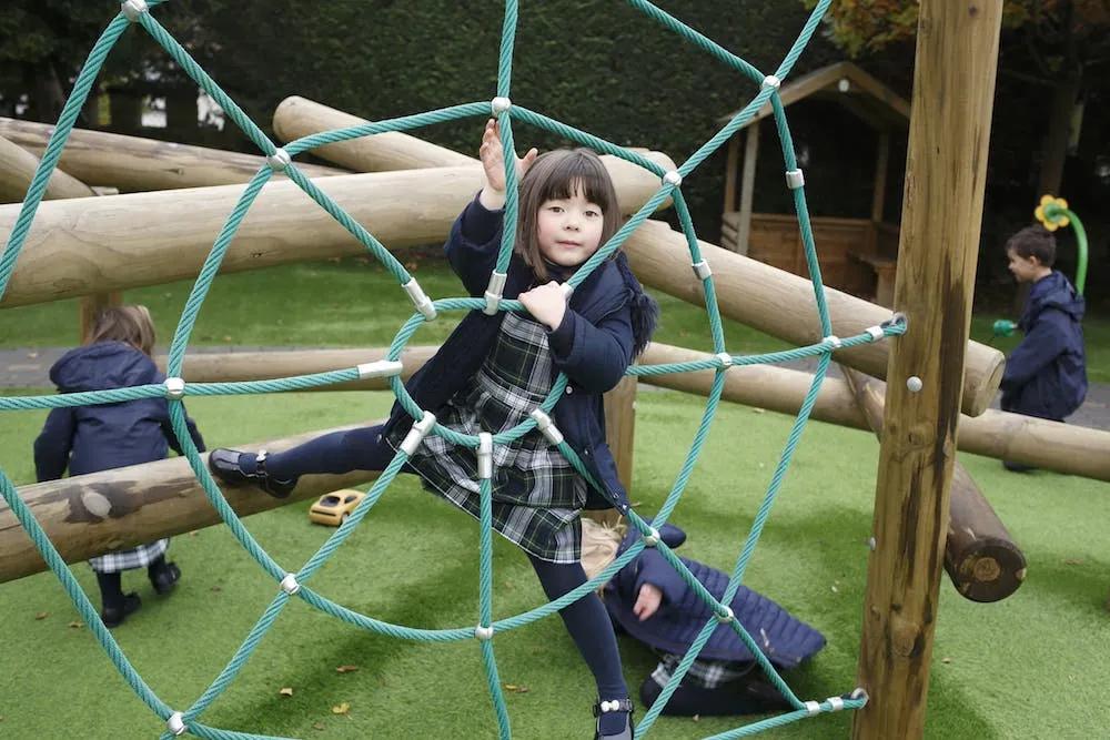 英国公学预备小学,英国牛津龙小学