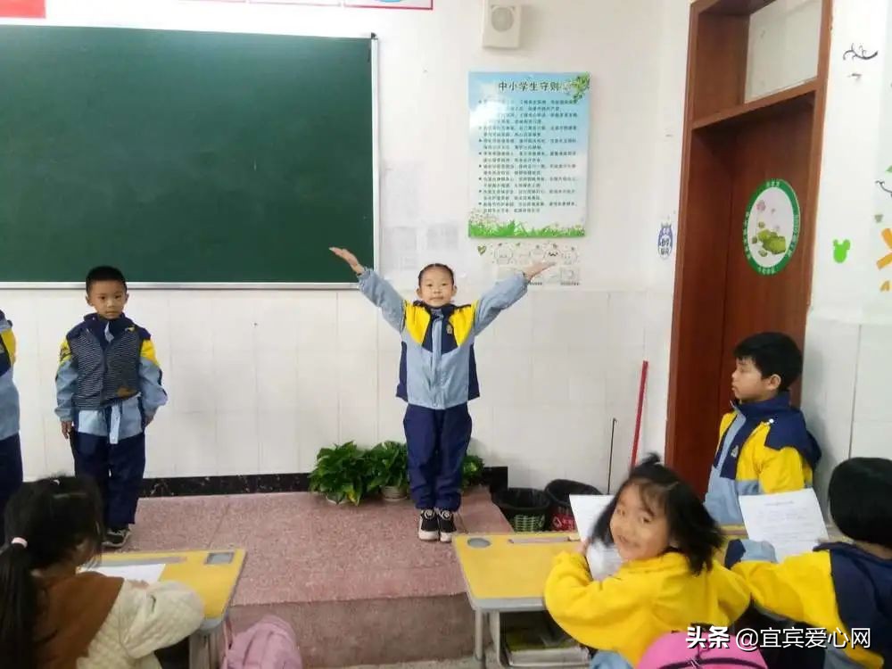 叙府实验小学：小荷尖尖一马当先