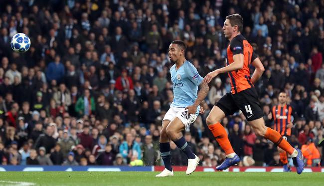 巴西妖星涅槃重生，帽子戏法助曼城大胜，攻击升级可期