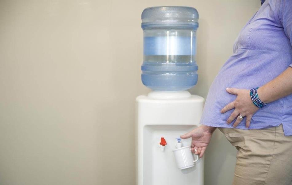 小月子期间月子水有必要喝吗,产后坐月子要多喝水吗