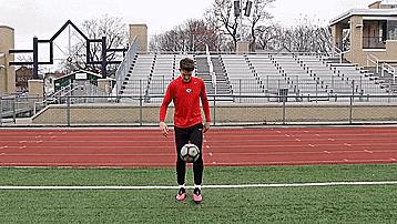 颠球技巧入门小学生3岁,五个适合初学者的颠球技巧