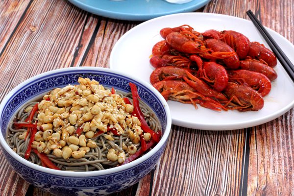 酸辣粉或米线,正宗酸辣粉蕨根粉