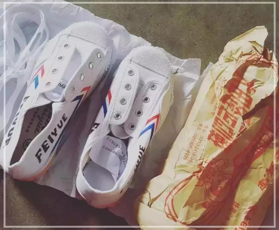 灏忕櫧闉嬩綘杩樺湪绌垮悧,灏忕櫧闉嬭鑵愯殌