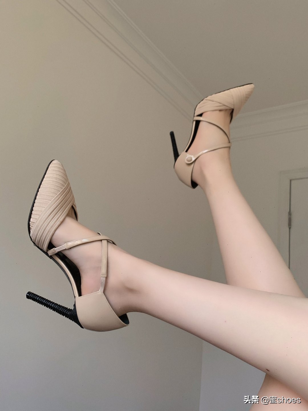 高跟鞋品牌jimmychoo,jimmychoo经典珍珠高跟鞋