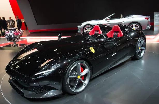 c罗36岁依然保持完美身材,36岁的c罗还在拼命吗