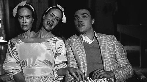 家暴谋杀却逍遥法外，先天畸形反而助长“龙虾男孩”的邪恶