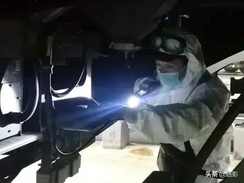 抗击疫情守护平安摄影征稿,战疫情保春运铁路警察在行动