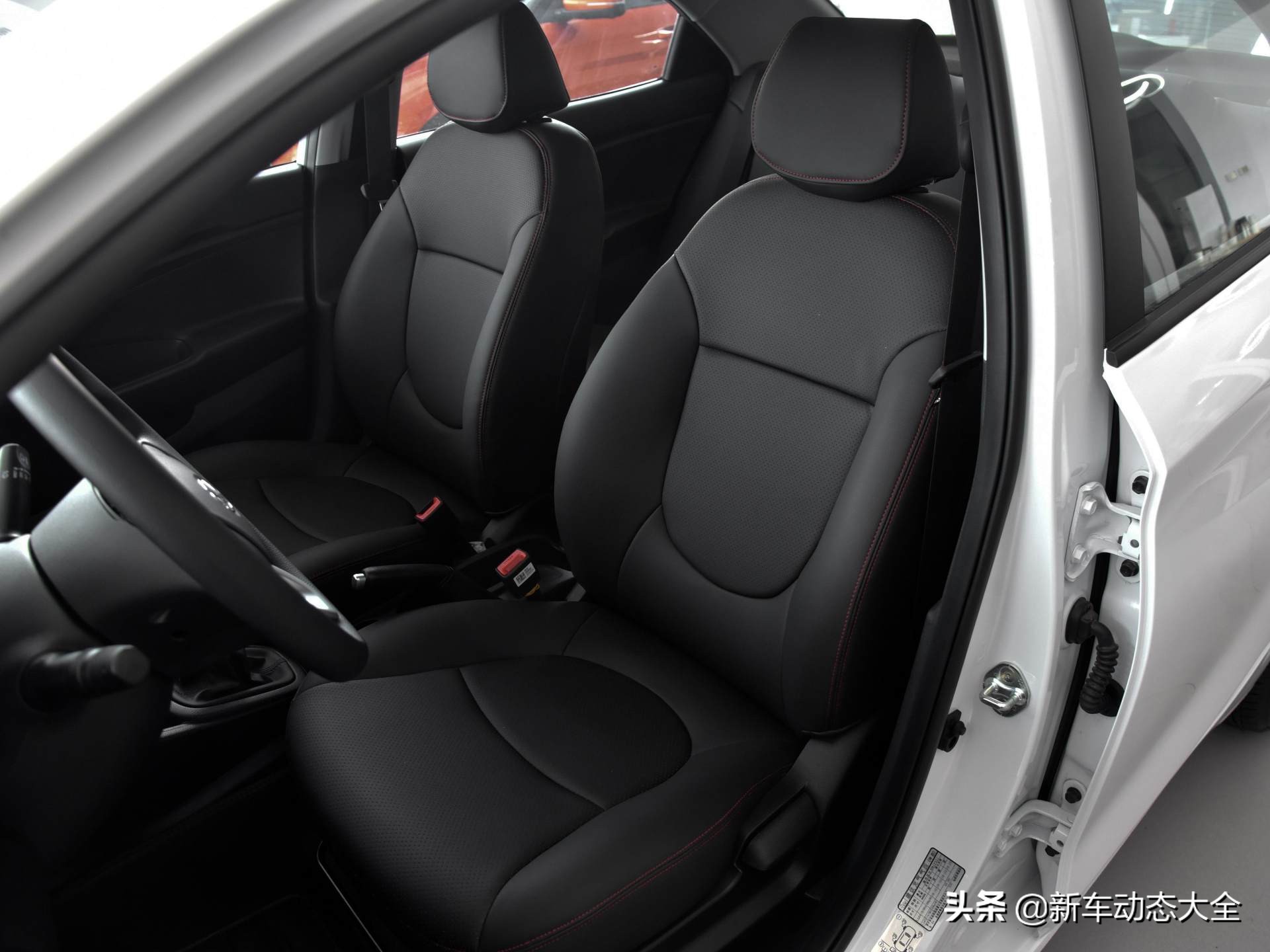 便宜油耗低性价比高的车,便宜又好停车的车