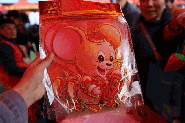 市总工会双节送温暖活动启动,总工会送文化到基层