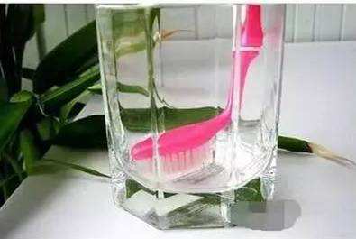 一次性马桶刷家用无死角清洁,废旧牙刷清洁妙用